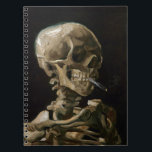 Skull med Burning Cigarette Vincent van Gogh Art Anteckningsbok Med Spiral<br><div class="desc">Vincent van Gogh (holländska, 1853-1890) Skull på en Skeleton med Burning Cigarette, 1885-86, Oil on canvas Unframed: 32 cm × 24, 5 cm (13 x 9, 6 tum) Tidigt arbete av Vincent van Gogh. Denna lilla målning är en del av den permanenta samlingen av Van Gogh-museet i Amsterdam. Det var...</div>