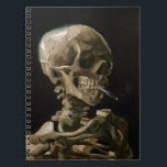 Skull med Burning Cigarette Vincent van Gogh Art Anteckningsbok Med Spiral<br><div class="desc">Vincent van Gogh (holländska, 1853-1890) Skull på en Skeleton med Burning Cigarette, 1885-86, Oil on canvas Unframed: 32 cm × 24, 5 cm (13 x 9, 6 tum) Tidigt arbete av Vincent van Gogh. Denna lilla målning är en del av den permanenta samlingen av Van Gogh-museet i Amsterdam. Det var...</div>