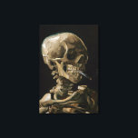 Skull med Burning Cigarette Vincent van Gogh Art Canvastryck<br><div class="desc">Vincent van Gogh (holländska, 1853-1890) Skull på en Skeleton med Burning Cigarette, 1885-86, Oil on canvas Unframed: 32 cm × 24, 5 cm (13 x 9, 6 tum) Tidigt arbete av Vincent van Gogh. Denna lilla målning är en del av den permanenta samlingen av Van Gogh-museet i Amsterdam. Det var...</div>