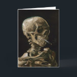 Skull med Burning Cigarette Vincent van Gogh Art Kort<br><div class="desc">Vincent van Gogh (holländska, 1853-1890) Skull på en Skeleton med Burning Cigarette, 1885-86, Oil on canvas Unframed: 32 cm × 24, 5 cm (13 x 9, 6 tum) Tidigt arbete av Vincent van Gogh. Denna lilla målning är en del av den permanenta samlingen av Van Gogh-museet i Amsterdam. Det var...</div>