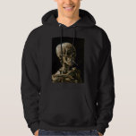 Skull med Burning Cigarette Vincent van Gogh Art Sweatshirt<br><div class="desc">Vincent van Gogh (holländska, 1853-1890) Skull på en Skeleton med Burning Cigarette, 1885-86, Oil on canvas Unframed: 32 cm × 24, 5 cm (13 x 9, 6 tum) Tidigt arbete av Vincent van Gogh. Denna lilla målning är en del av den permanenta samlingen av Van Gogh-museet i Amsterdam. Det var...</div>