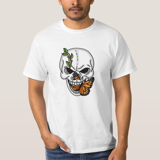 Skull med Butterfly Digital Art T Shirt (Framsida)