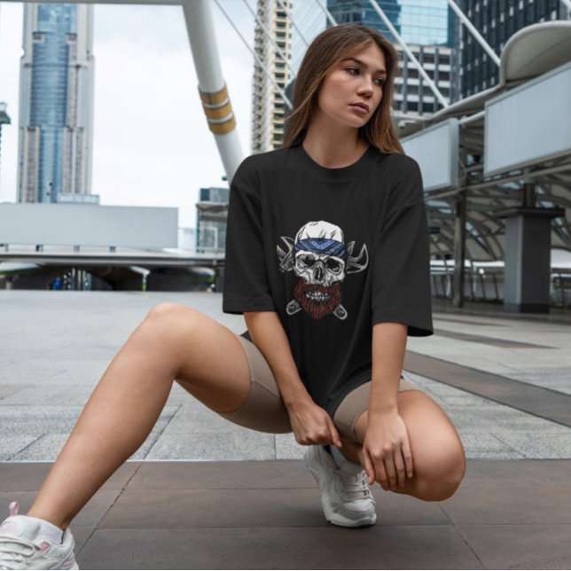Skull med skägg t shirt (Skapare uppladdad)