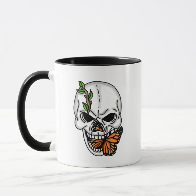 Skull och Monarch Butterfly Digital Art Mugg (Vänster)