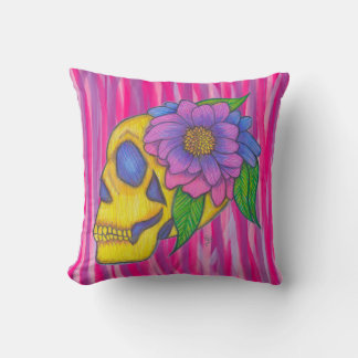 Skull Print Pillow With Yellow Pink Purple Kudde