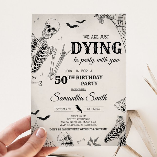 Skulltorkning till Party Halloween-Födelsedagsfest Inbjudningar (Dying to Party Skull Halloween Party Invitation)