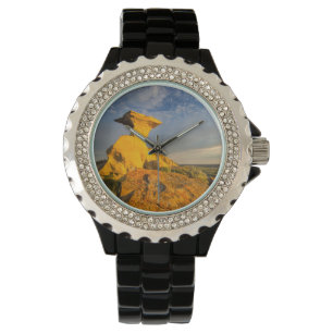 Skulpturerad Badlandsformation i kort gräs Armbandsur