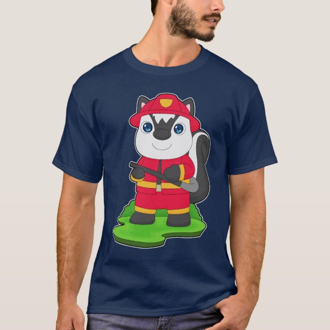 Skunk Firefighter Fire hose Fire department T Shirt (Framsida)