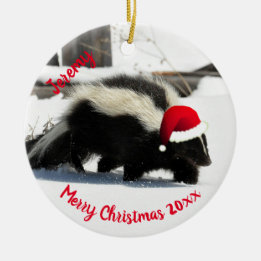 Skunk i Santa Hat Ceramic Ornament