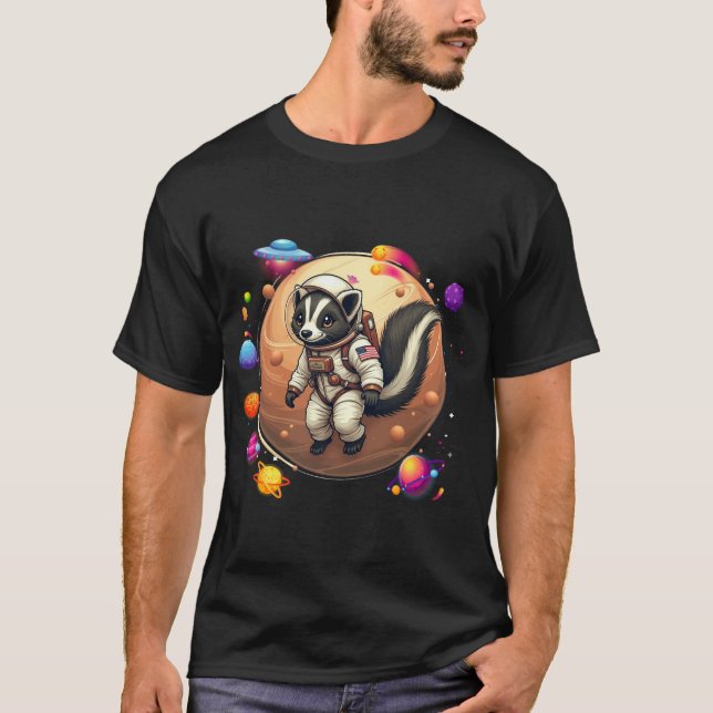 Skunk in Space: Alien Adventures - Bedårande Kosmi T Shirt (Framsida)