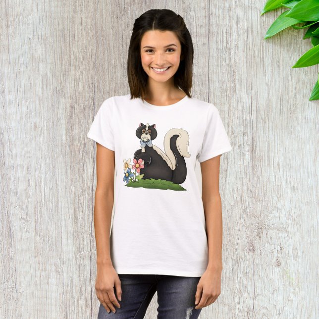 Skunk med blommor t shirt (Skapare uppladdad)