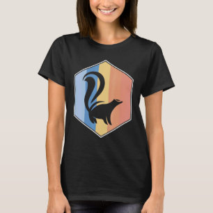 Skunk med Retro Färg i en hexagon T Shirt
