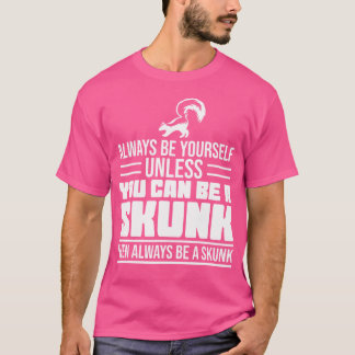 Skunk Squad ska vara en Skunk-anda-djurkunk T Shirt