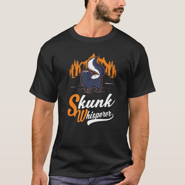 Skunk Whisperer T Shirt (Framsida)