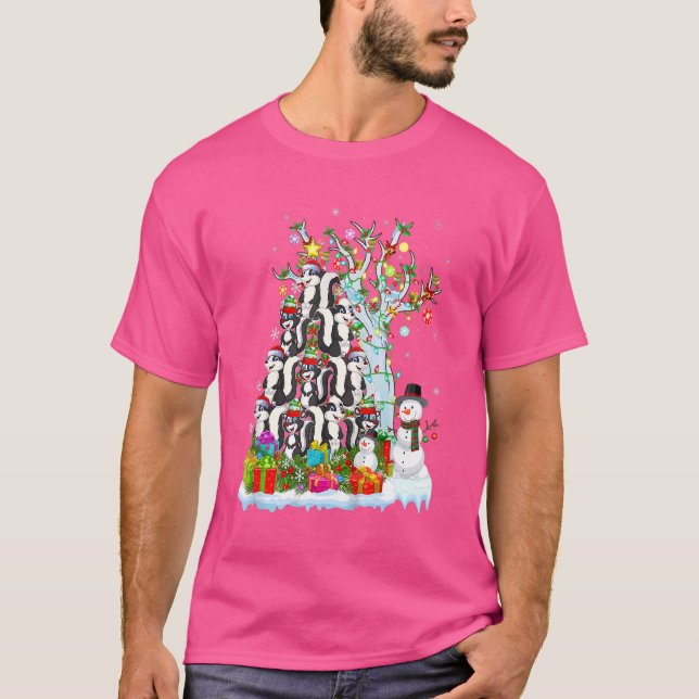 Skunk X-mas Träd Lighting Santa's Hat Skunk Funny T Shirt (Framsida)