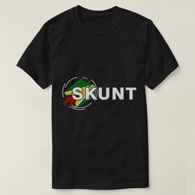 Skunt med Guyana Flagga Funny Patriotisk design  T Shirt (Design framsida)