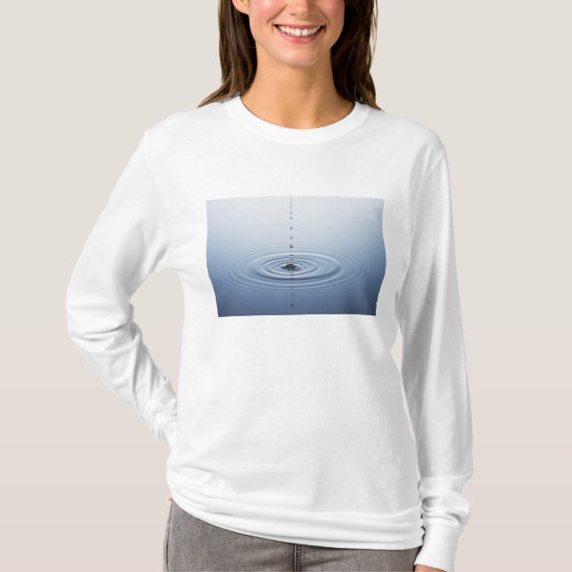 Skvalpa på vatten t shirt (Framsida)