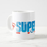 Skybound Superman Silhouette Jumbo Mugg<br><div class="desc">Låt din fantasi skjuta i höjden med den upplyftande Superman-designen som fångar flygets magi! Typografin "SUPERMAN" med fetstil är fylld med fluffyvita moln, som skapar illusionen av själva det öppna himmel. En dynamisk silhuett av Superman strömmar uppåt från brev, och sluter en graciös ljusbåge som framkallar snabbhet, styrka och hopp....</div>