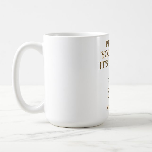 Skydda Din Frid — Minimalistisk Självomsorgscitat Kaffemugg (Vänster)