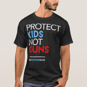 Skydda inte skjutvapen för Gun Control för barn T Shirt
