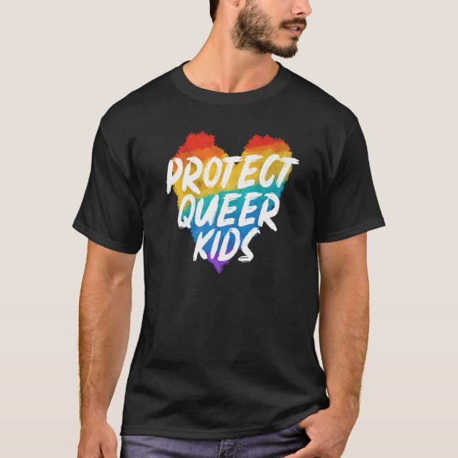 Skydda Pridet Queer Kids Rainbow månad T Shirt (Framsida)