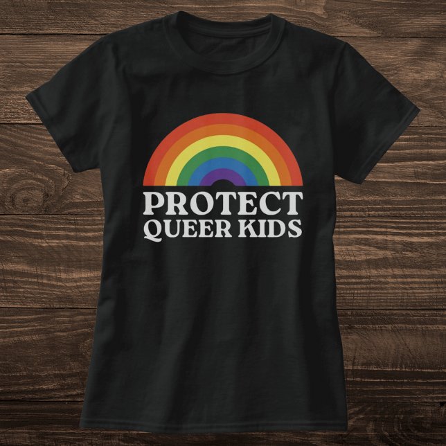 Skydda Queer Kids Rainbow Pride Påstående T Shirt (Skapare uppladdad)
