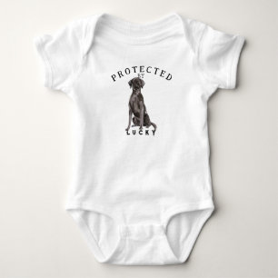 Skyddad av Hund Familj T Shirt