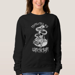 Skyddad av svartkonst t shirt