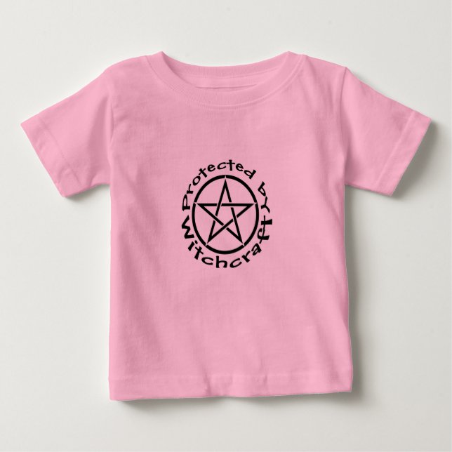 Skyddad av Witchcraft Pagan Wiccan Småbarn Shirt Tee (Framsida)