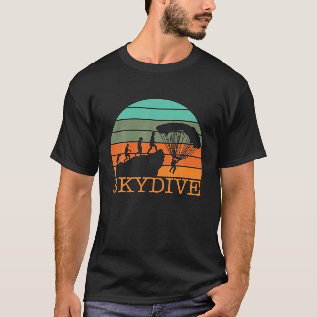 Skydive Evolution Skydiving Skydiving Hobby T Shirt (Framsida)