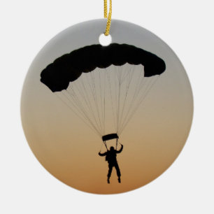 Skydiver Fallskärm vid Sunset Himlar Diver Julgransprydnad Keramik