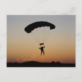 Skydiver Fallskärm vid Sunset Himlar Diver Vykort