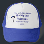 Skydiving Bachelor Party Funny Äventyr Theme Keps<br><div class="desc">Fira gruppens sista stora språng före giftermål med vår Skydiving Bachelor Party Collection! Från fet fallskärm-grafik till roliga adrenalininspirerade slagord är denna samling designad för blomstrande brudar och deras besättning. Perfekt för att skapa en kraftfull och oförglömlig händelse. Dessa anpassaden ger dig upphetsningen av skydykande rak till party.</div>