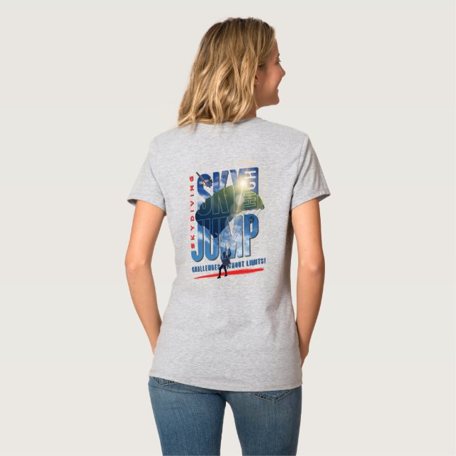 Skydiving-Feel Freedom Above Clouds | Women V-Neck T Shirt (Hel baksida)
