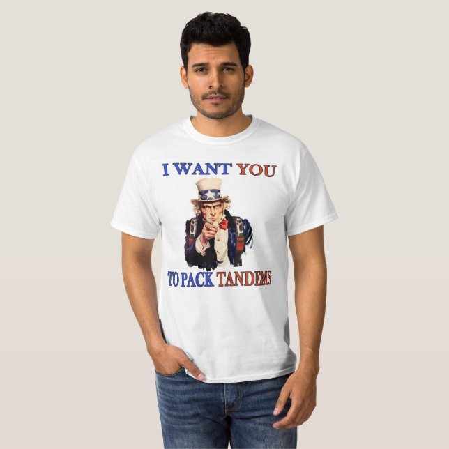 Skydiving Uncle Sam "önskar jag att du ska packa T-shirt (Hel framsida)
