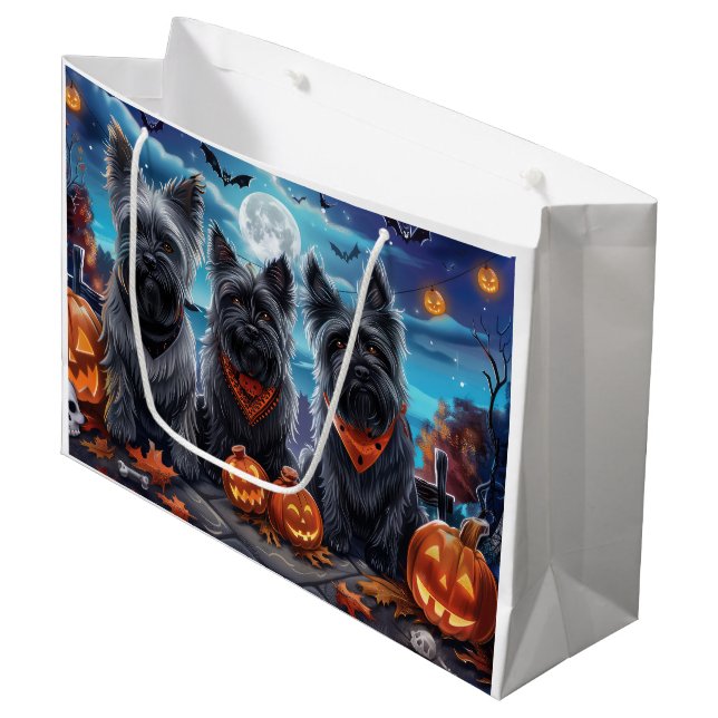 Skye Terrier Halloween Kuslig  (Framsidan Vinklad)