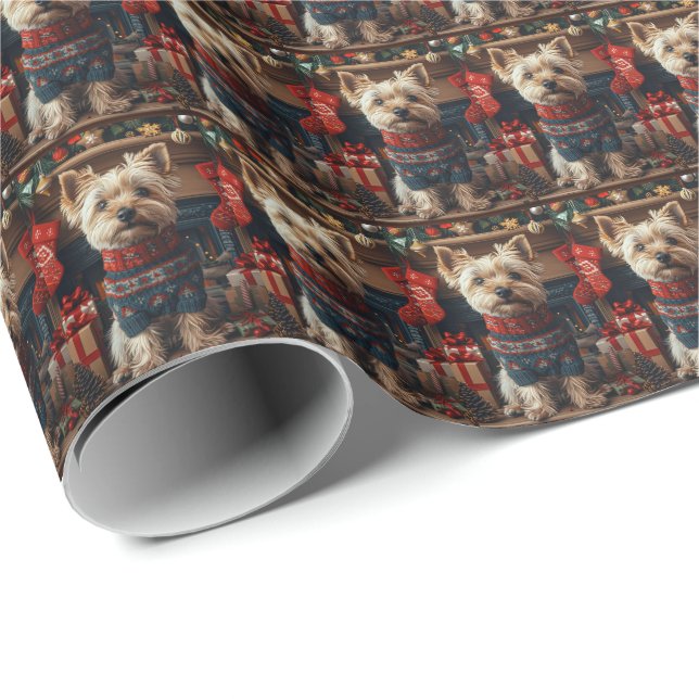 Skye Terrier Hund Med Julpresenter Öppen Spis Presentpapper (Rullad Hörn)