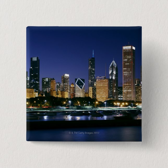Skyline of Downtown Chicago på natten Knapp (Framsida)