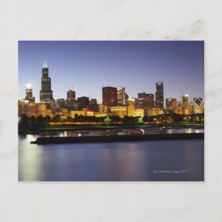 Skyline till Chicago vid dusk Vykort