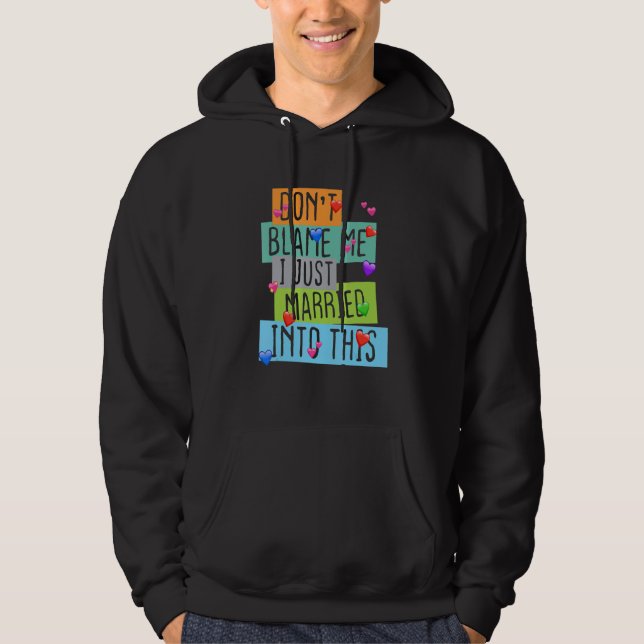 Skyll inte på mig, jag är bara nygift hoodie (Framsida)