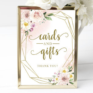 Skylt med rosa blomstergeometriska kort och gåvor