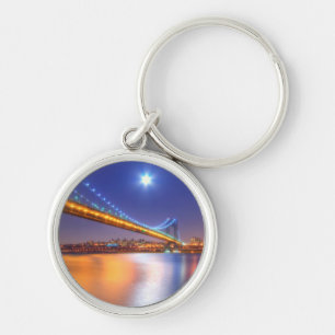 Skymning George Washington BridgePalisades, NJ. Rund Silverfärgad Nyckelring
