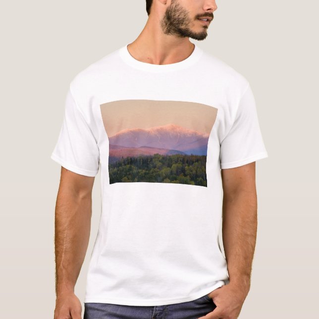 Skymning och Mount Washington i New Hampshire Tee (Framsida)
