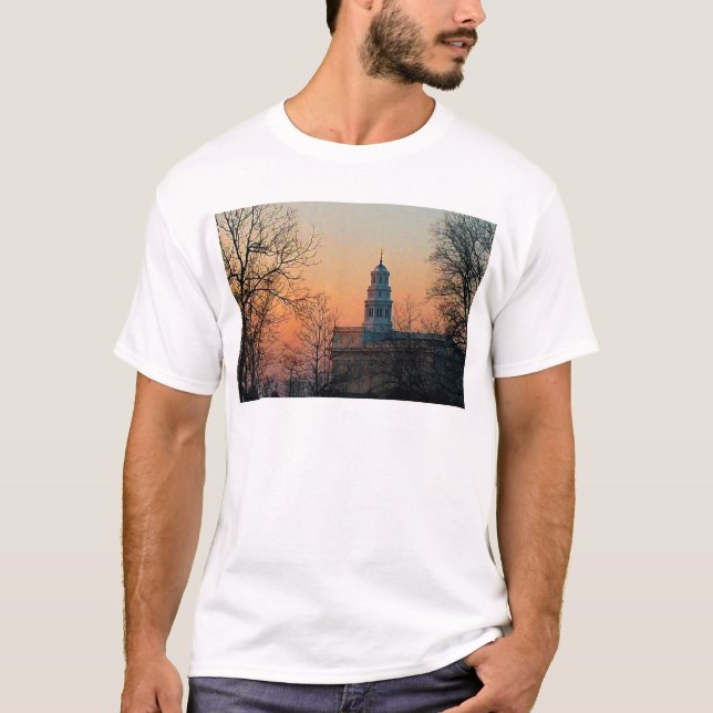 Skymning på det Nauvoo tempelet T-shirt (Framsida)