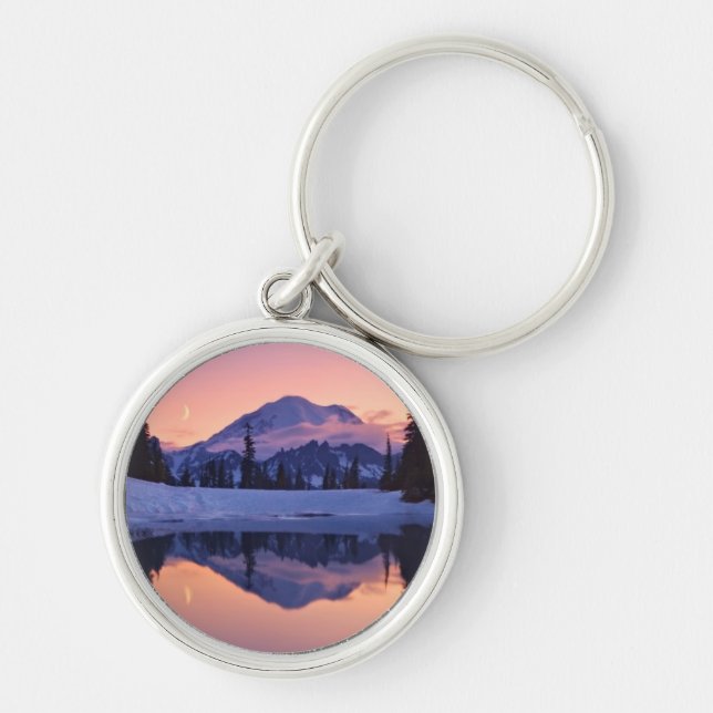 Skymning, Tarn och växande måne Rund Silverfärgad Nyckelring (Framsidan)