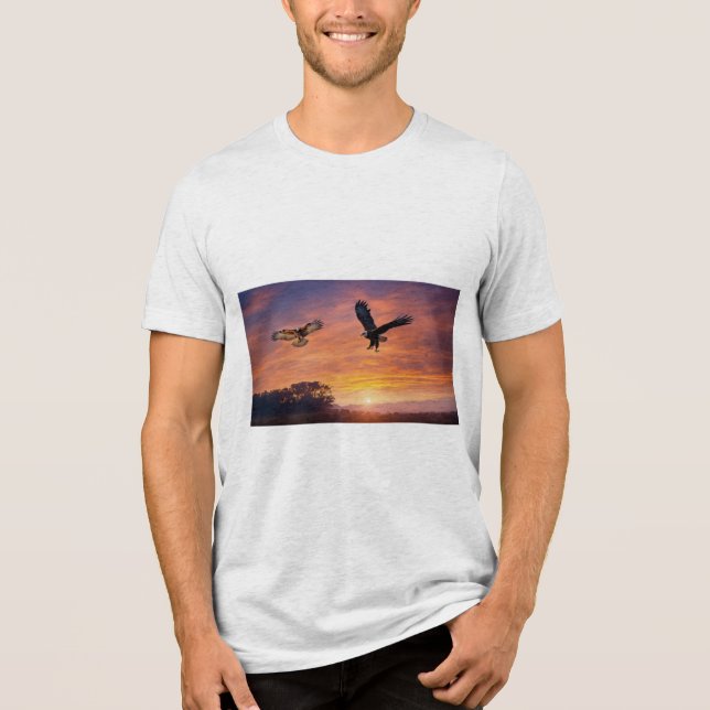 Skymningsvingar: Örnen och Ugglan T Shirt (Framsida)