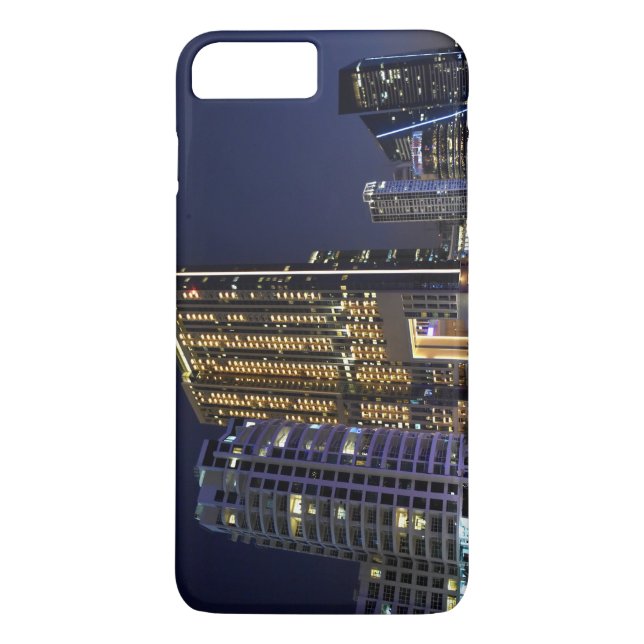 Skyscraper i den Dubai marinaen på natten Case-Mate iPhone Skal (Baksida)