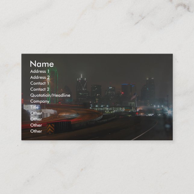 Skyscraper med neon i i stadens centrum Dallas i Visitkort (Framsida)