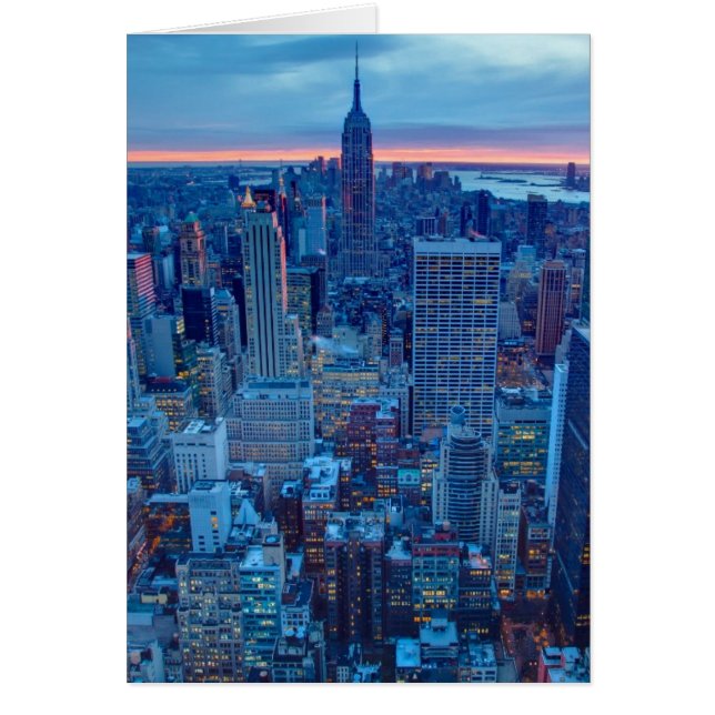 Skyscraperna av Manhattan tändas Hälsningskort (Framsidan)