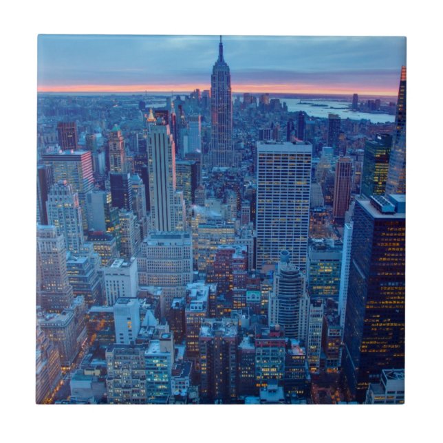 Skyscraperna av Manhattan tändas Kakelplatta (Framsidan)